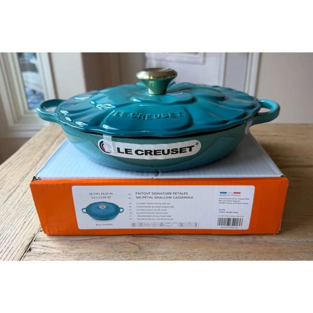Le Creuset Signature Cast Iron Petal Shallow Casserole 2.25qt Riviera Blue NEW